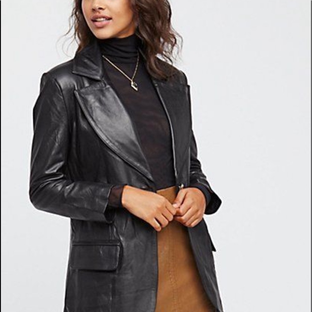 🌸Like NEW Lambskin leather blazer